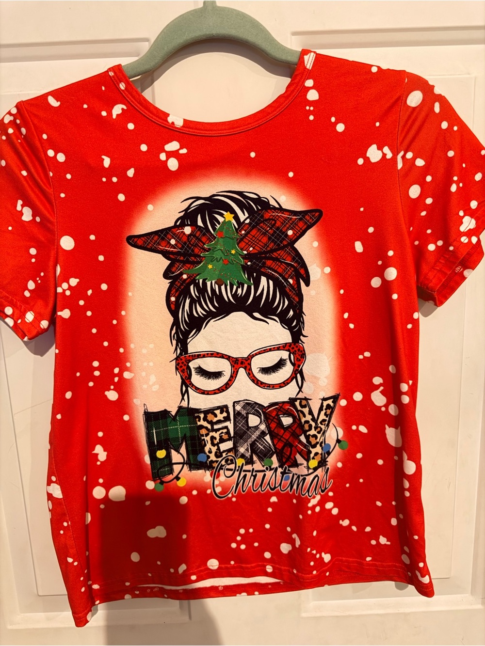 SHEIN Red Kids Christmas Graphic Tee with Plaid Accents